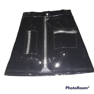 Pleather black skirt with zippers size Small shiny
